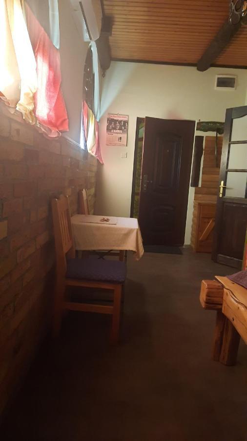 Kontra Szallashely Sándorfalva Exterior foto